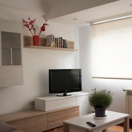 J.e Apartment *